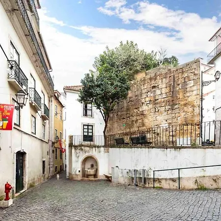 Historic Alfama Cave - Medieval Quarter Experience 리스본